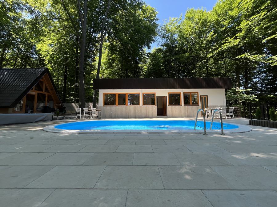 Bazen, sala i A-frame kućica